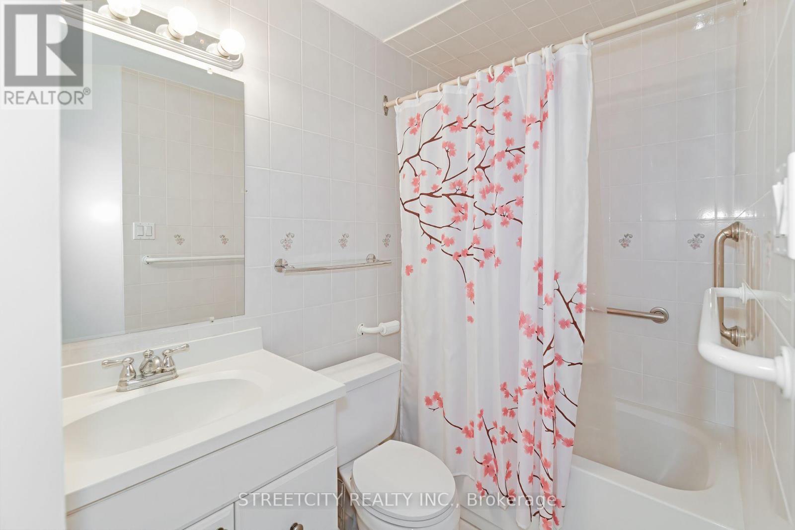 140 - 2001 Bonnymede Drive, Mississauga, Ontario  L5J 4H8 - Photo 12 - W12172278