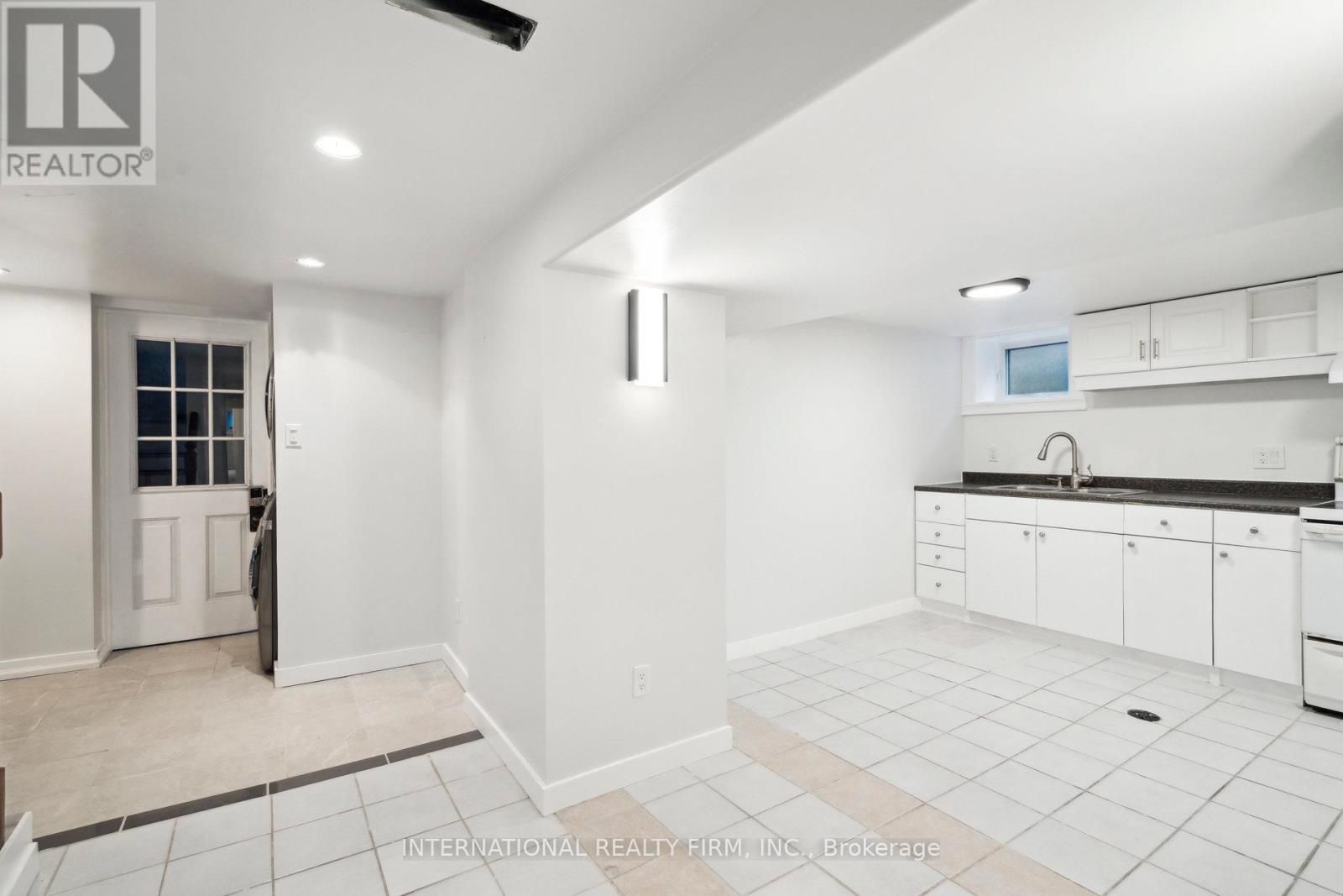 1928 Lawrence Avenue W, Toronto, Ontario  M9N 1H2 - Photo 34 - W12169434