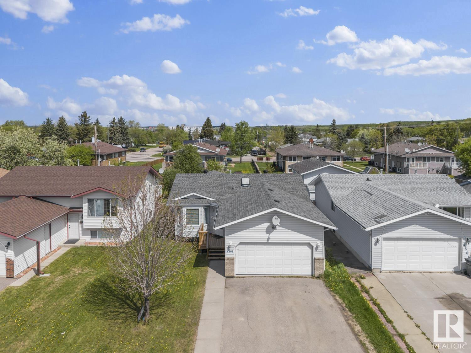 Property at 4508 49 AV image 2