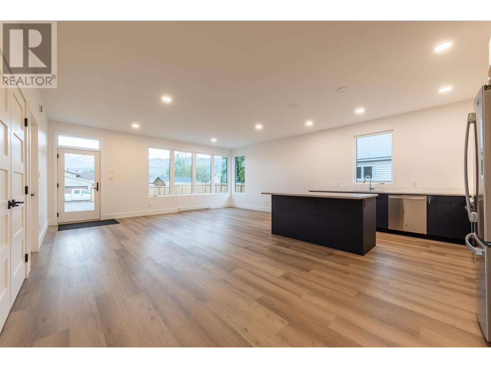 804 9th Street S, Golden, British Columbia  V0A 1H0 - Photo 14 - 10347663