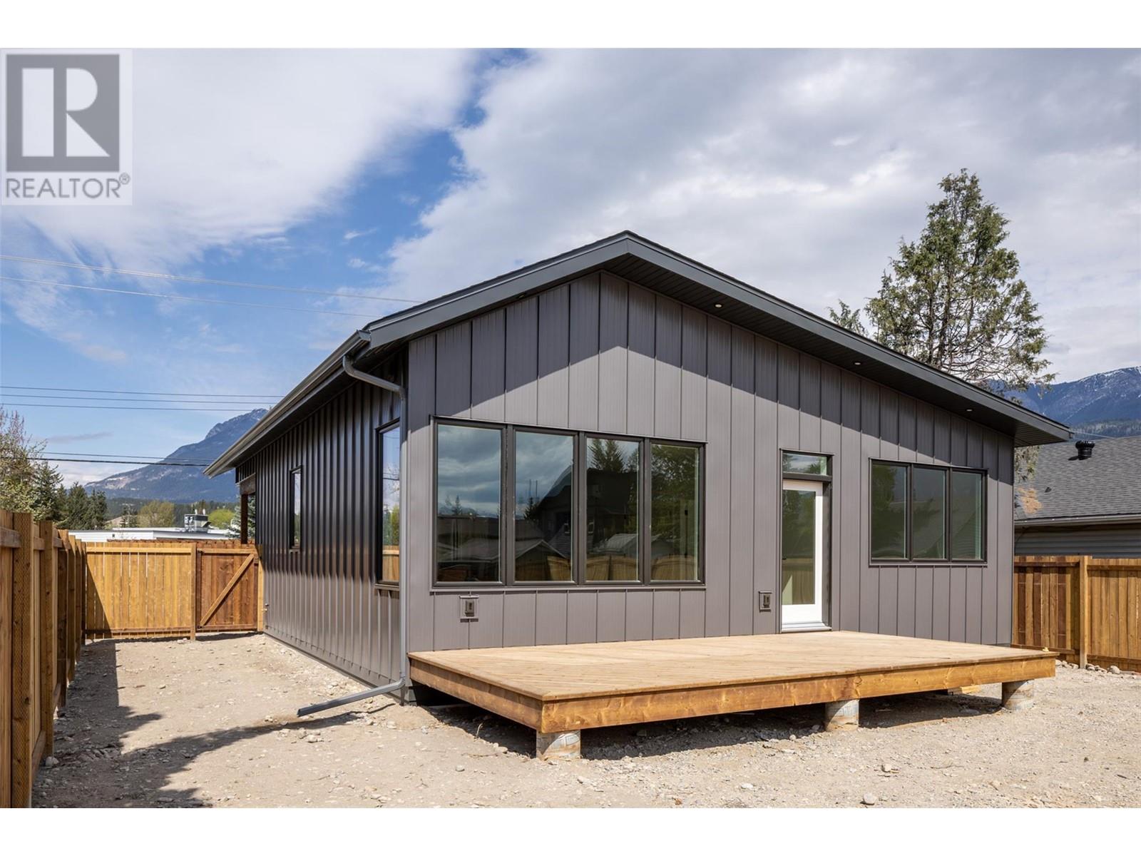 804 9th Street S, Golden, British Columbia  V0A 1H0 - Photo 8 - 10347663