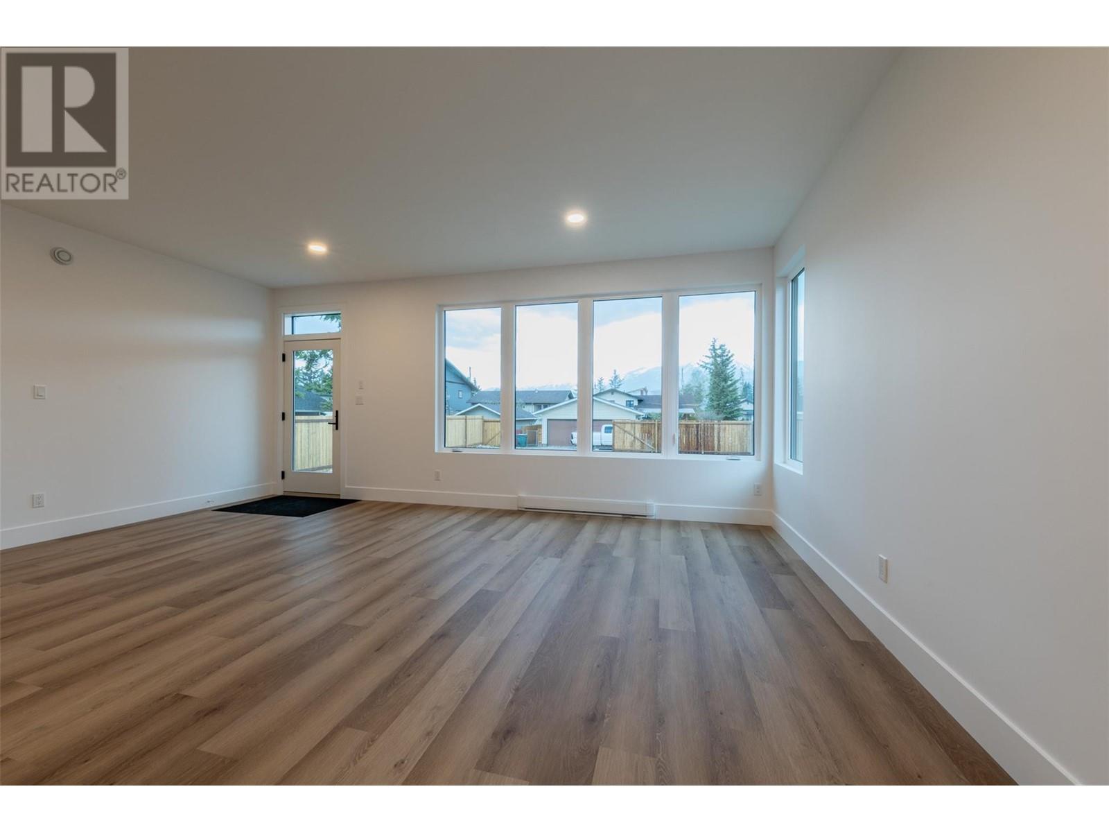 804 9th Street S, Golden, BC V0A1H0