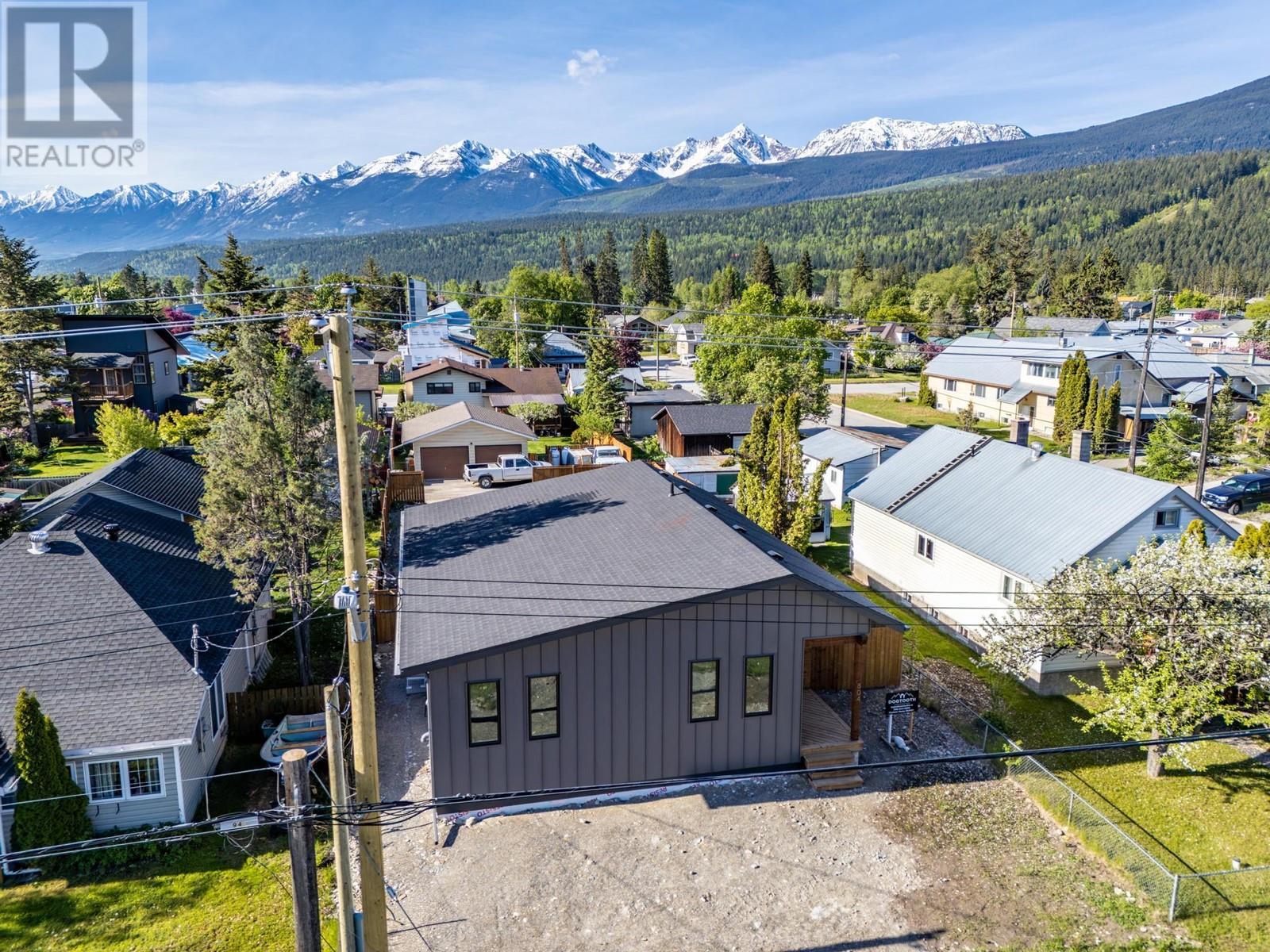 804 9th Street S, Golden, British Columbia  V0A 1H0 - Photo 5 - 10347663