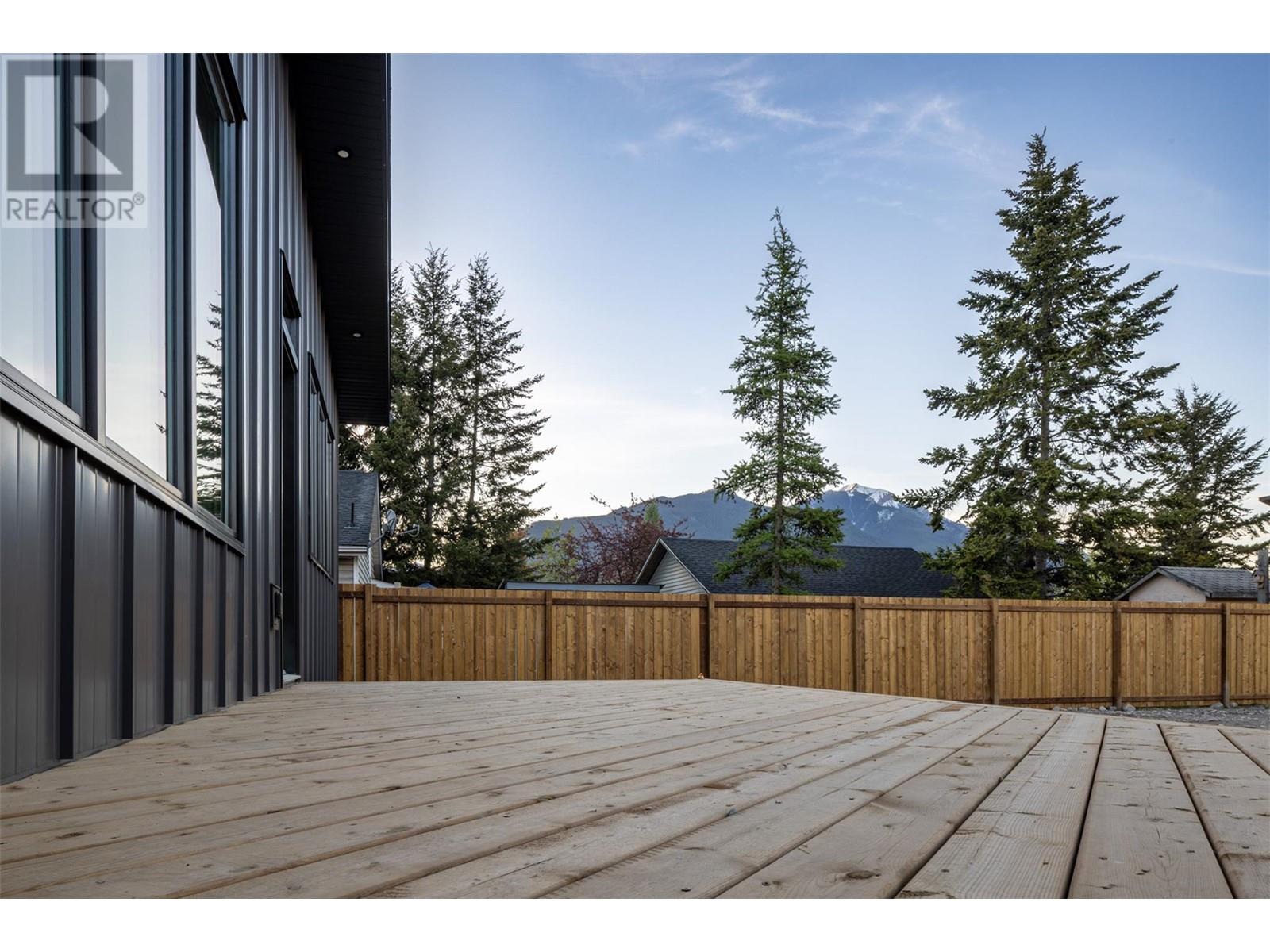 804 9th Street S, Golden, British Columbia  V0A 1H0 - Photo 42 - 10347663