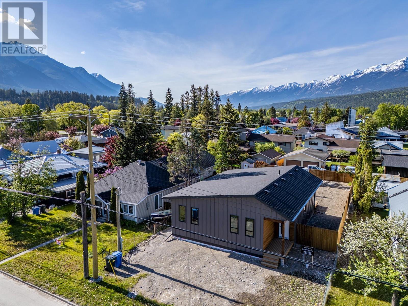 804 9th Street S, Golden, BC V0A1H0