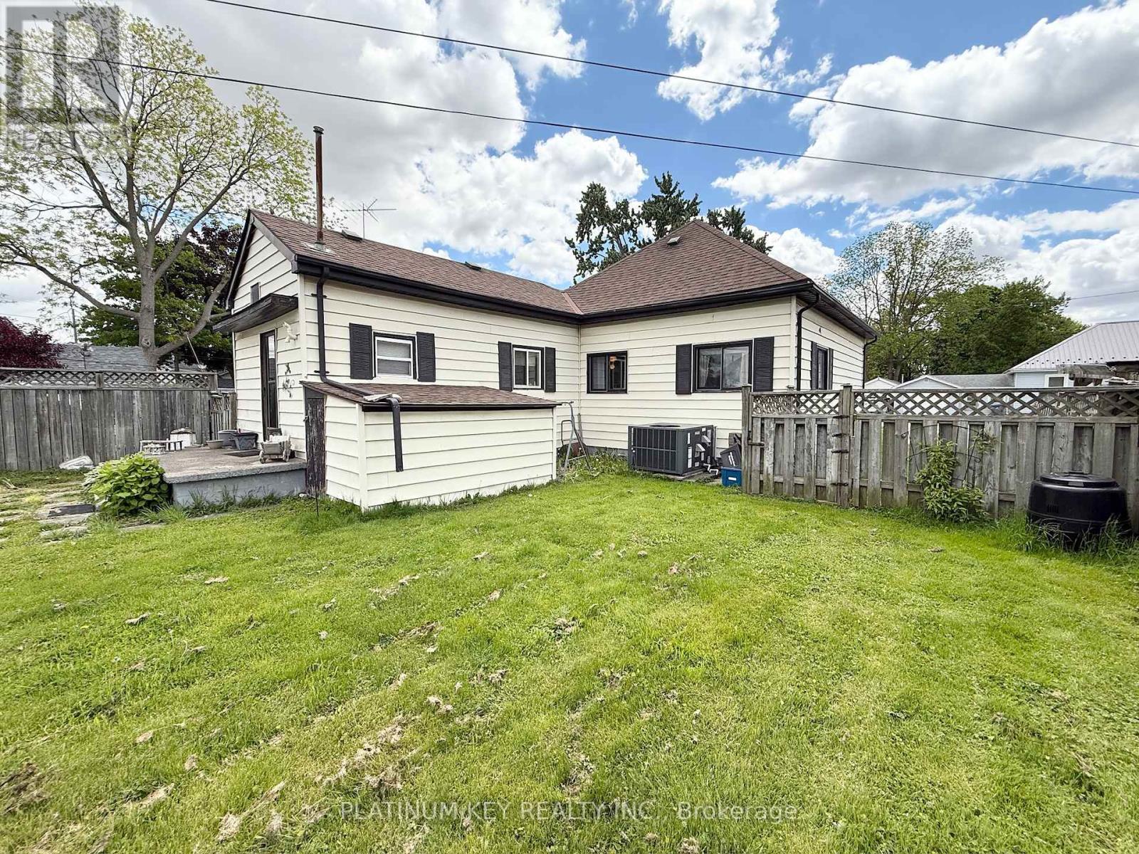 120 Blake Street, Chatham-Kent (Wallaceburg), Ontario  N8A 2S4 - Photo 23 - X12172304