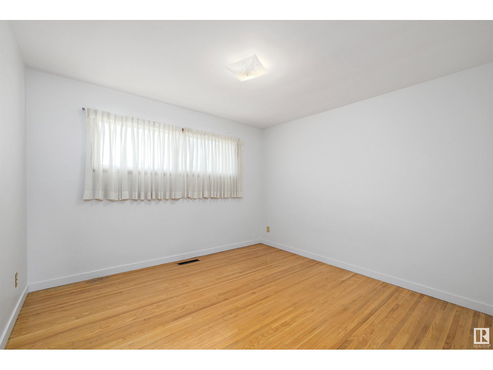 12715 / 12717 93 St Nw, Edmonton, Alberta  T5E 3S9 - Photo 16 - E4438491