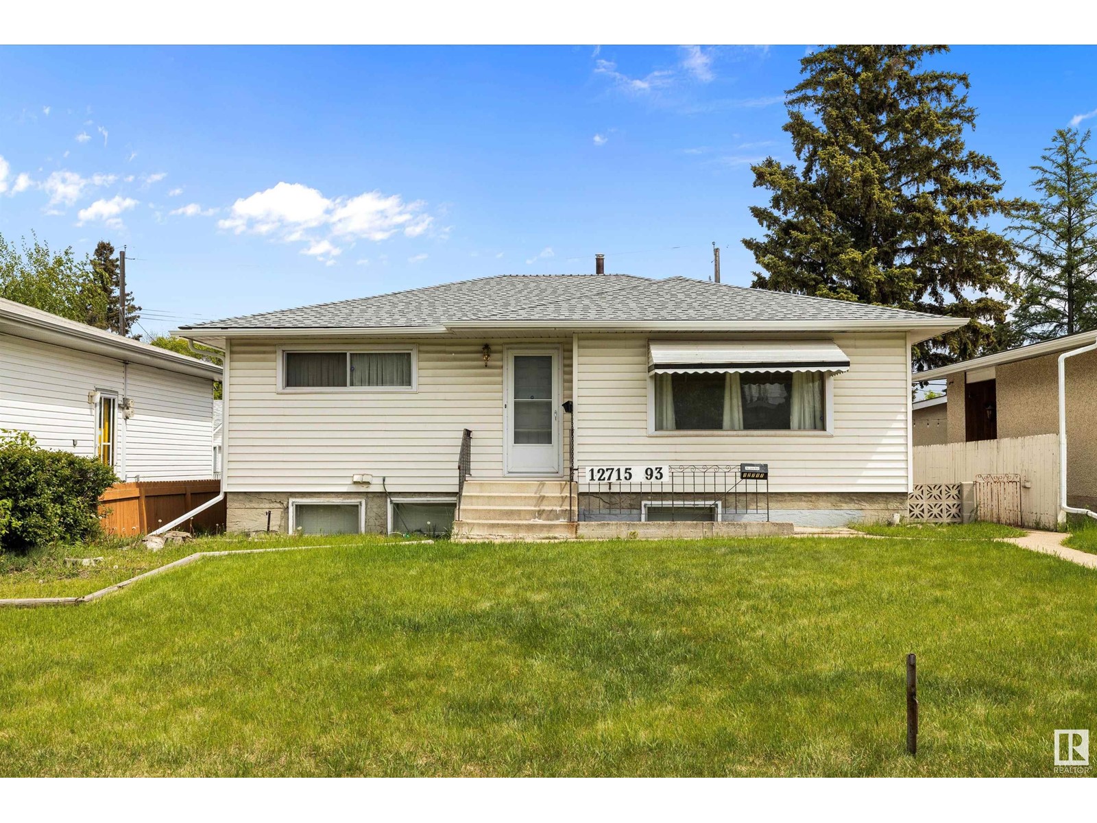 Property at 12715 / 12717 93 ST NW image 2