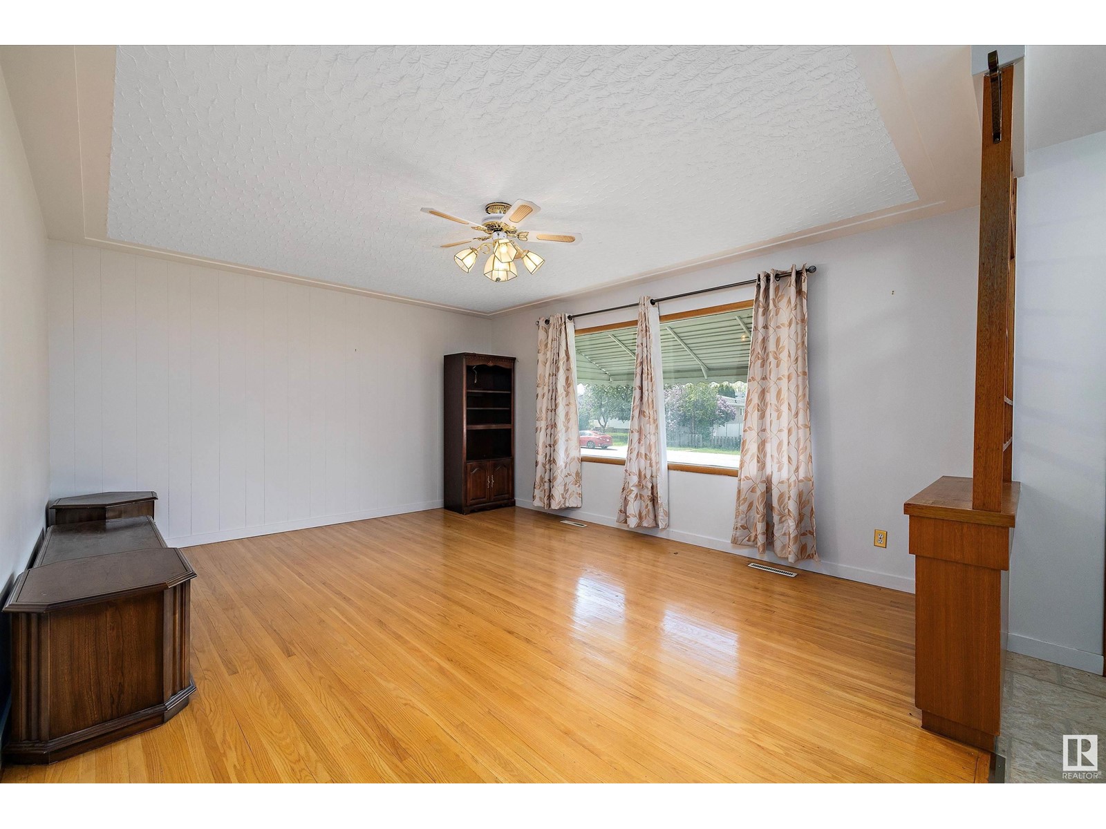 Property at 12715 / 12717 93 ST NW image 5