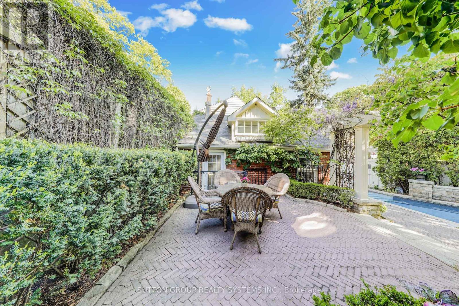 218 Glendonwynne Road, Toronto, Ontario  M6P 3G3 - Photo 41 - W12172317