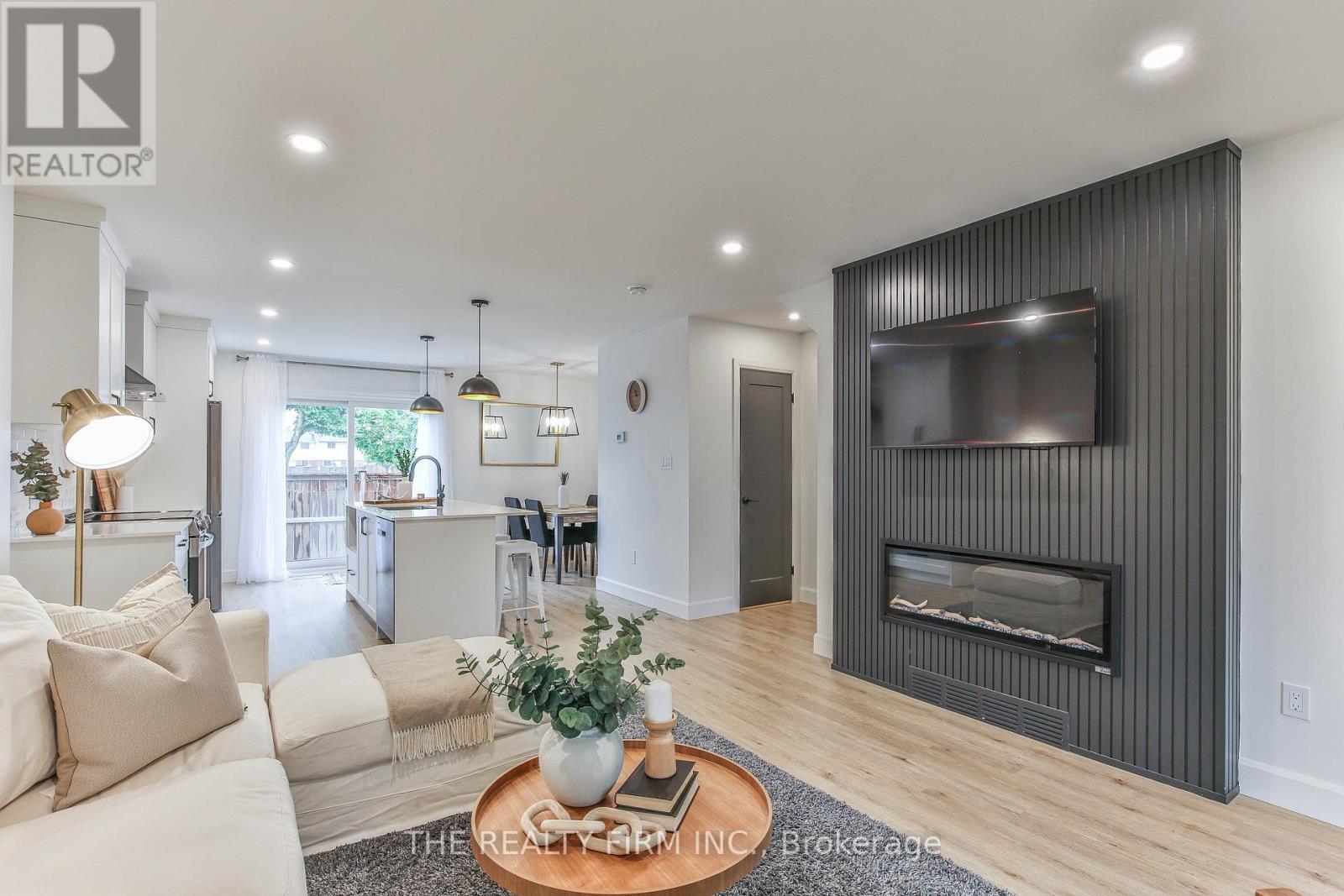 Photo 10 of 49 for 52 - 51 Sholto Drive