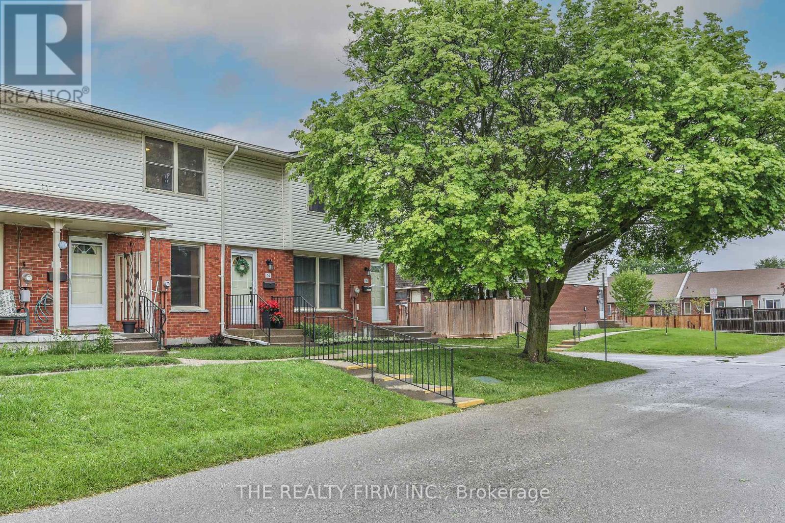 Photo 2 of 49 for 52 - 51 Sholto Drive
