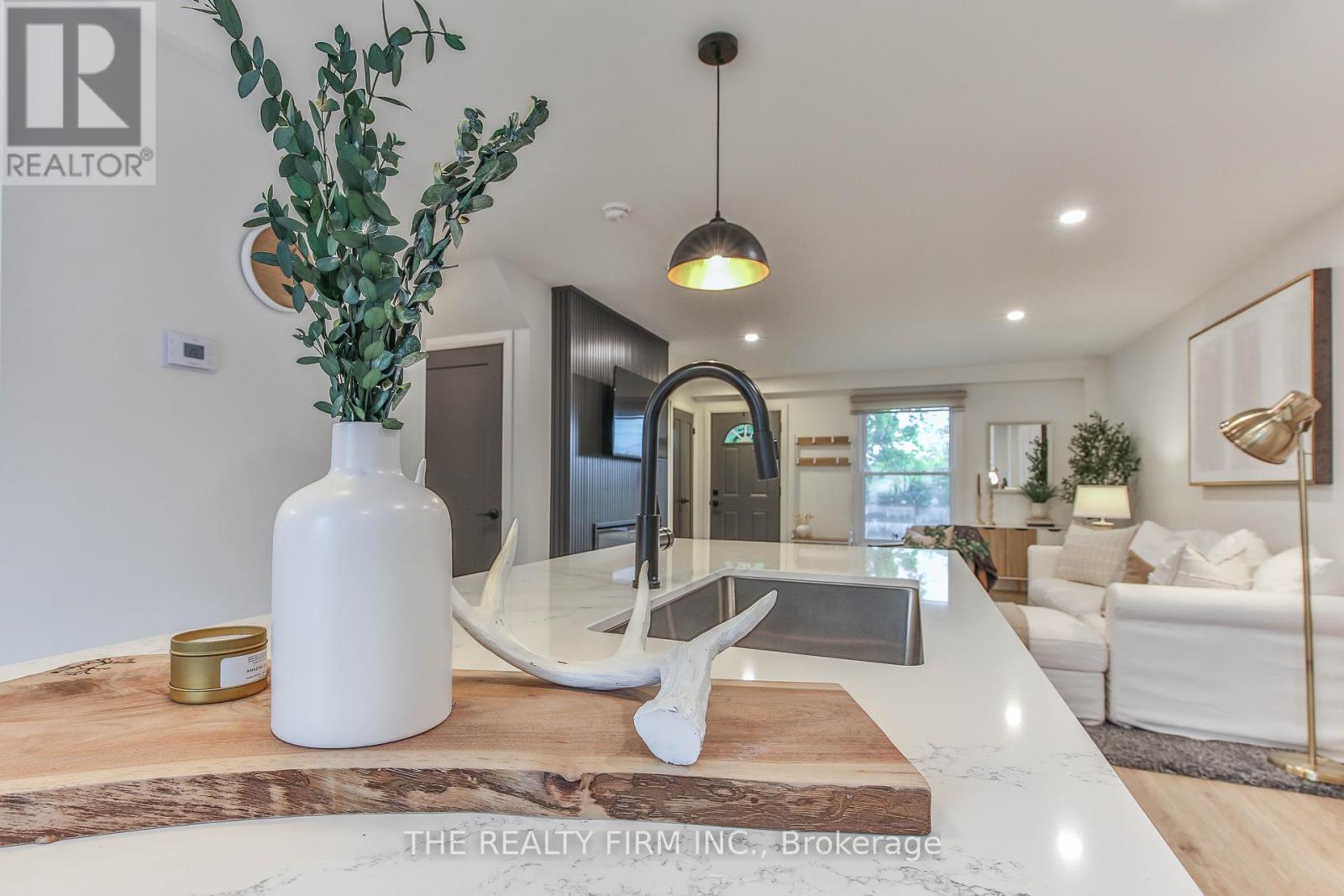 Photo 21 of 49 for 52 - 51 Sholto Drive