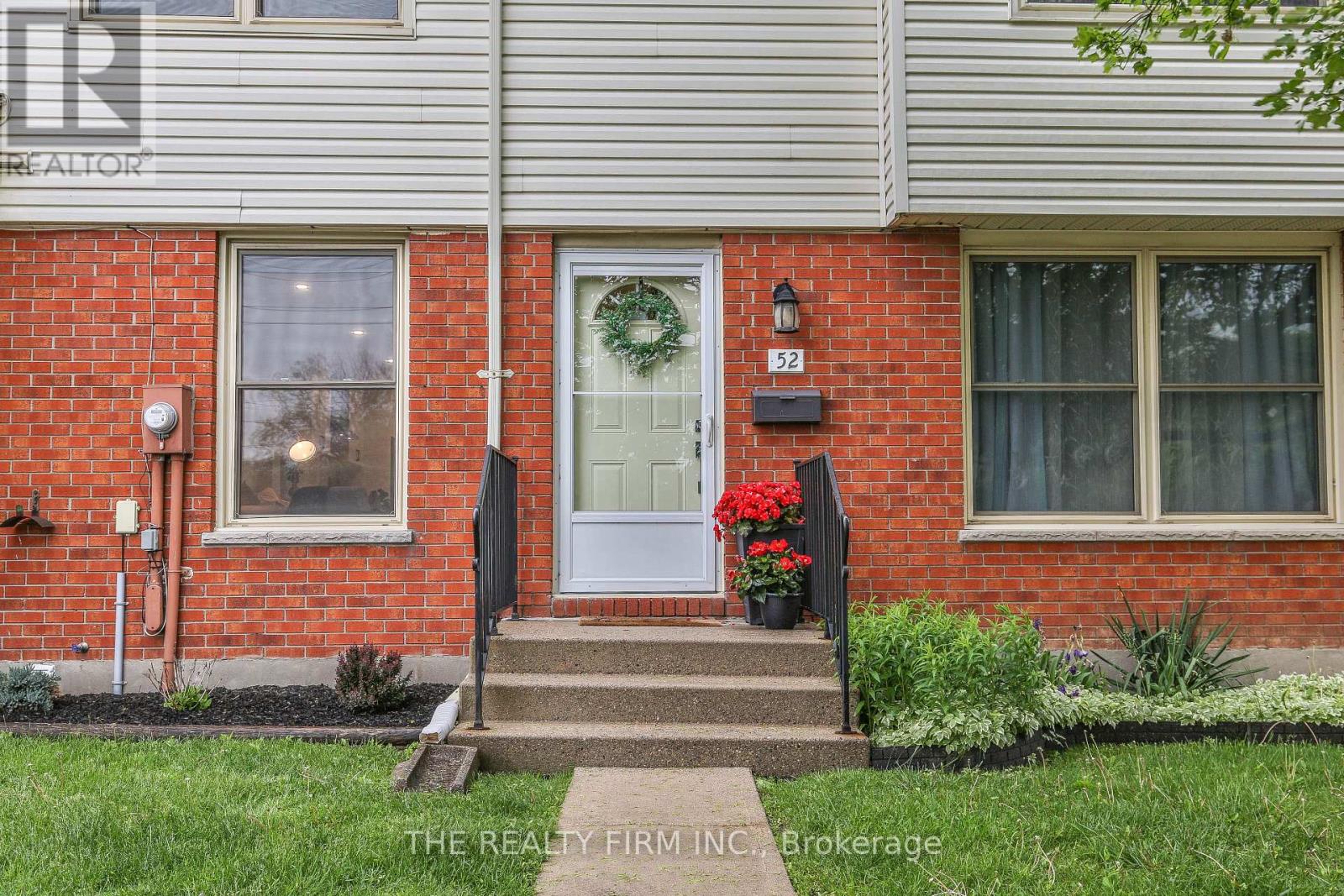 Photo 4 of 49 for 52 - 51 Sholto Drive