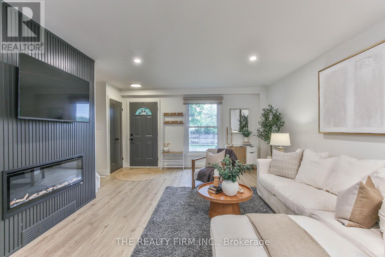 Photo 8 of 49 for 52 - 51 Sholto Drive