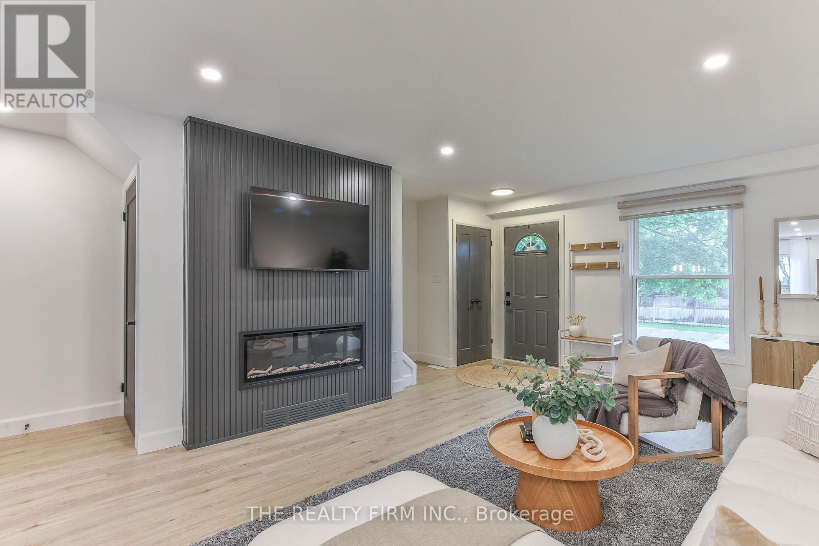 Photo 9 of 49 for 52 - 51 Sholto Drive