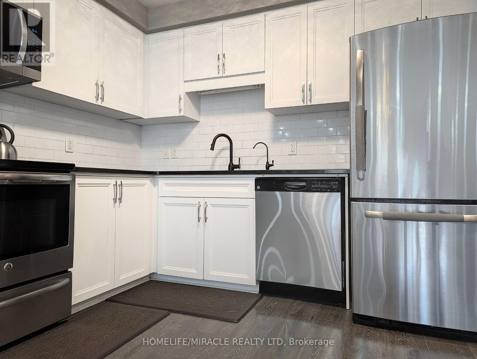 66 Meadowridge Street, Kitchener, Ontario  N2P 0E2 - Photo 11 - X12172312