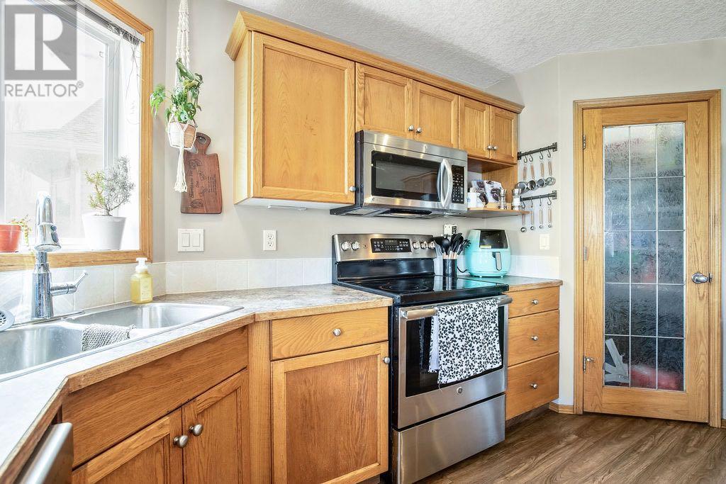 22 Sheep River Boulevard, Okotoks, Alberta  T1S 1X1 - Photo 14 - A2224261
