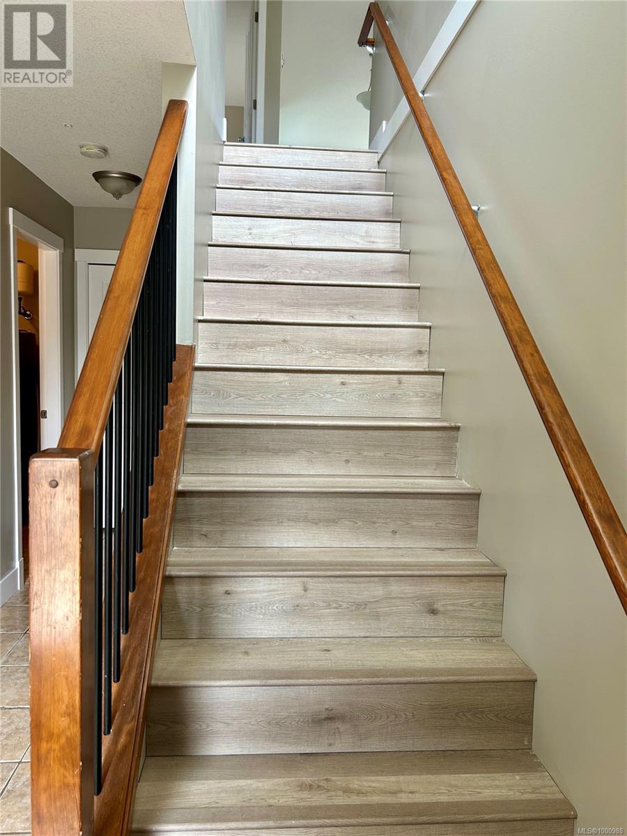 Property at 406 Alpen Way image 3