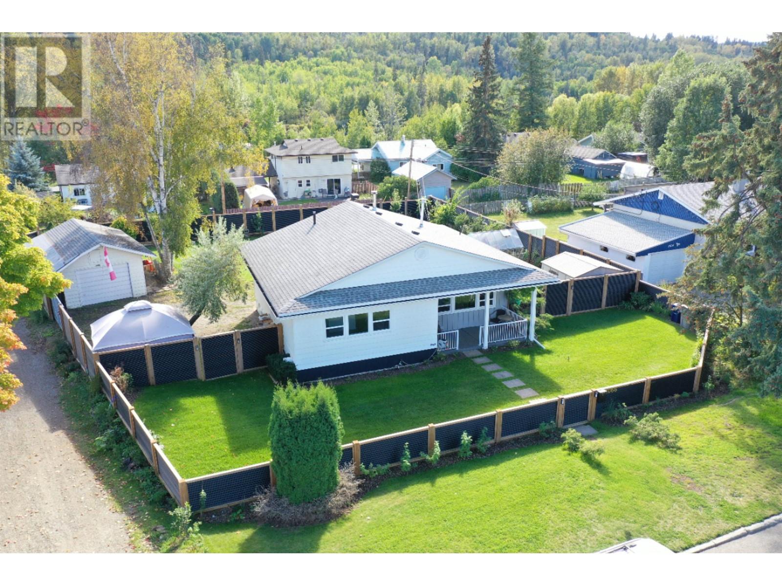 1066 Yorston Avenue, Quesnel, British Columbia  V2J 3B1 - Photo 2 - R3001340