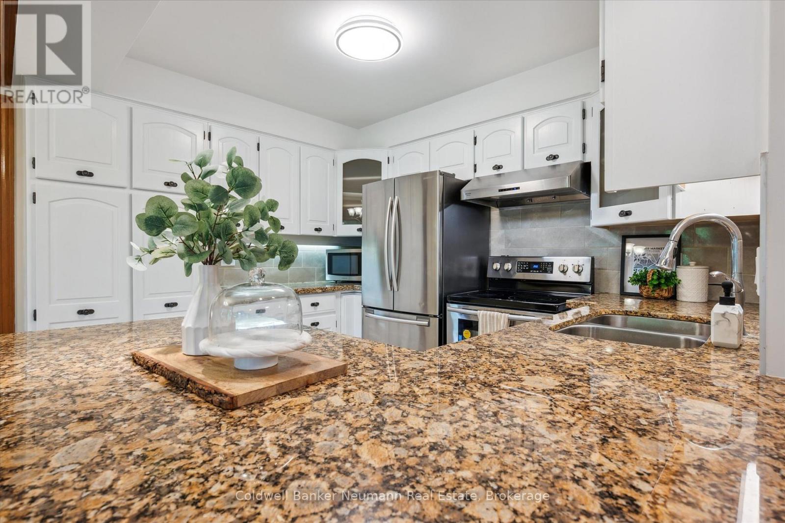 15 Hands Drive, Guelph, Ontario N1G 3E6 - Photo 12 - X12172359
