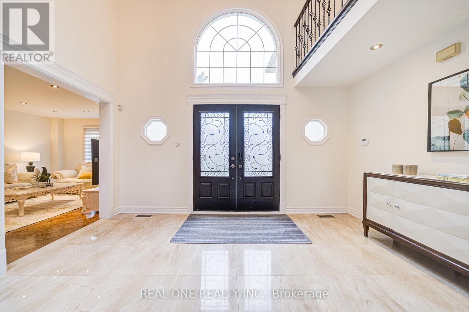 45 Glenayr Road, Richmond Hill, Ontario  L4B 2V8 - Photo 2 - N12123341