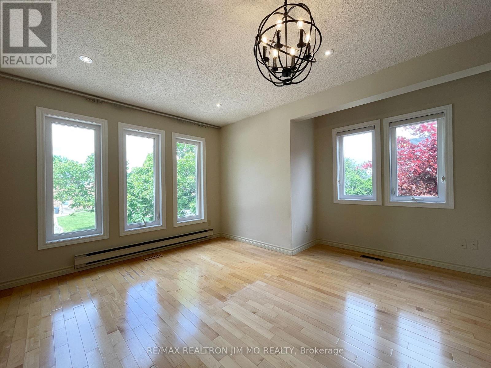 Upper - 5555 Lockengate Court, Mississauga, Ontario  L5R 3M8 - Photo 24 - W12172333