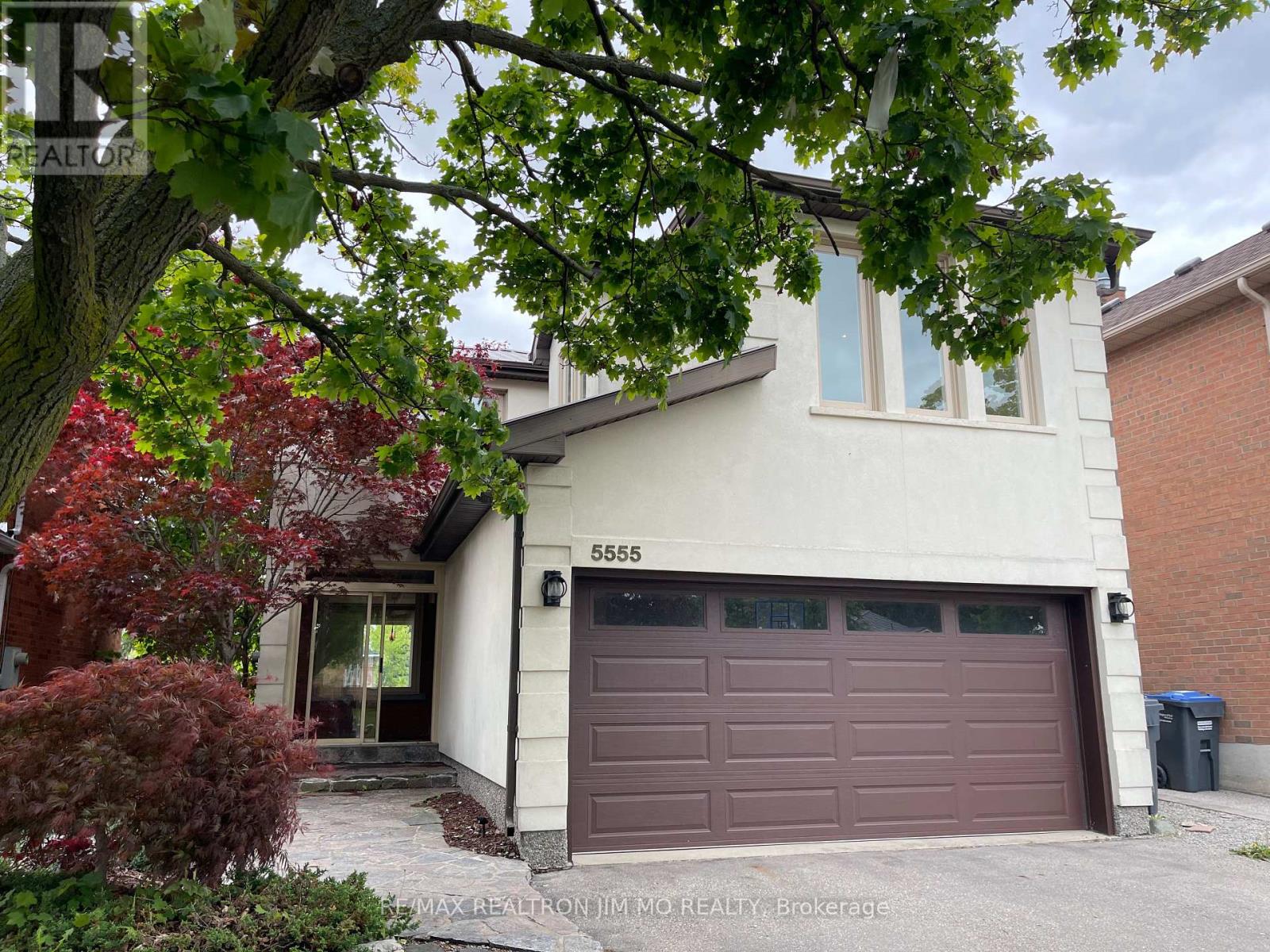 5555 Lockengate Court, Mississauga, Ontario  L5R 3M8 - Photo 3 - W12172333