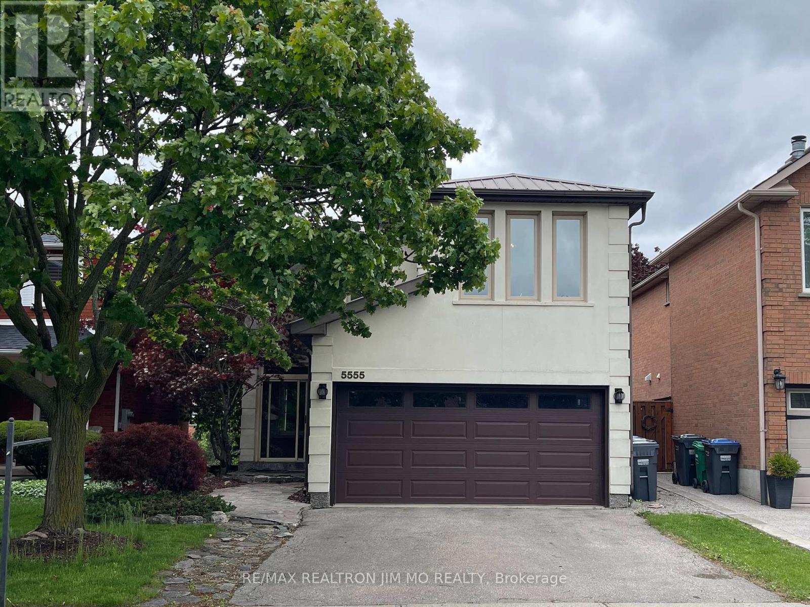 Upper - 5555 Lockengate Court, Mississauga, Ontario  L5R 3M8 - Photo 1 - W12172333