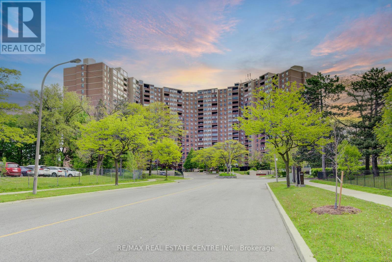 1109 - 716 THE WEST MALL, Toronto, Ontario