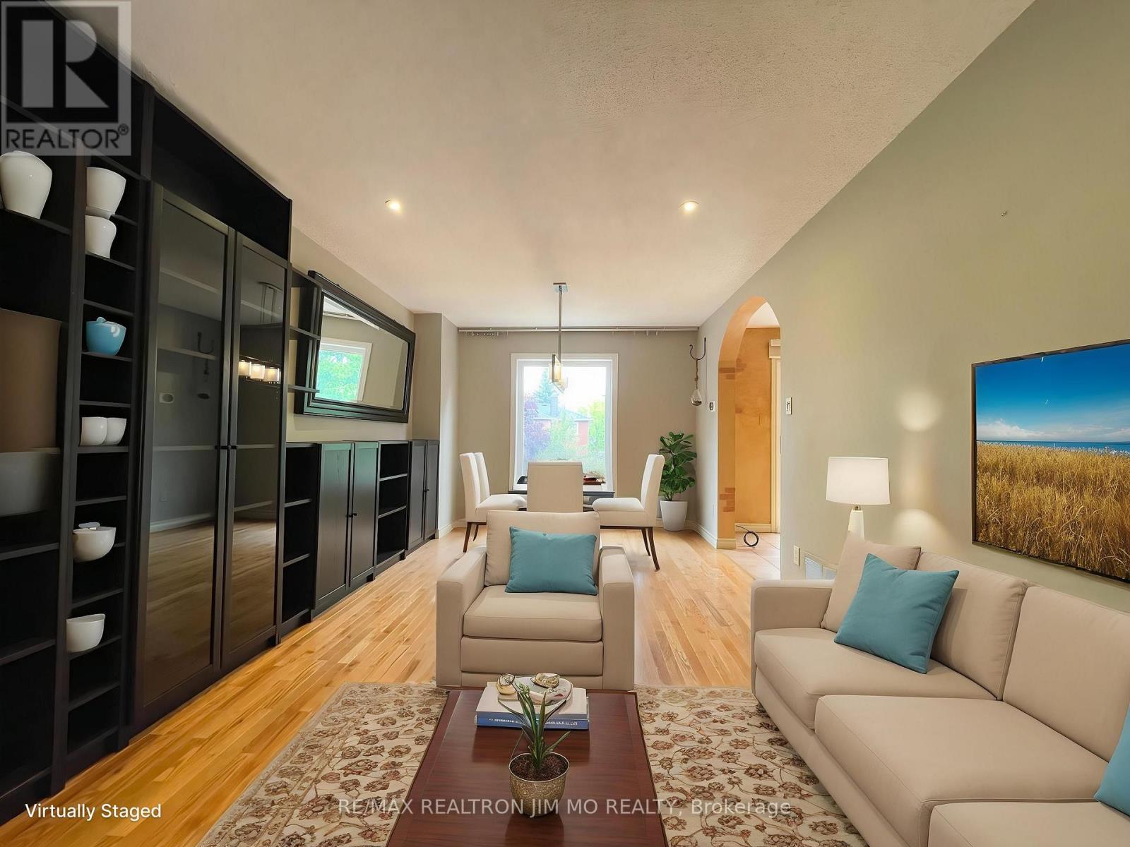 Upper - 5555 Lockengate Court, Mississauga, Ontario  L5R 3M8 - Photo 9 - W12172333