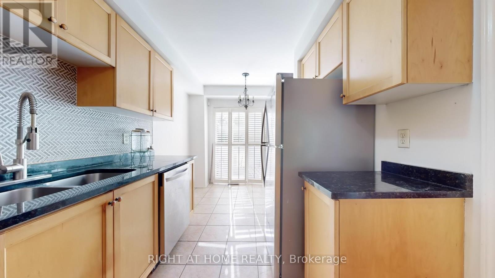 73 Mare Crescent, Toronto, Ontario  M9W 7E7 - Photo 12 - W12172341