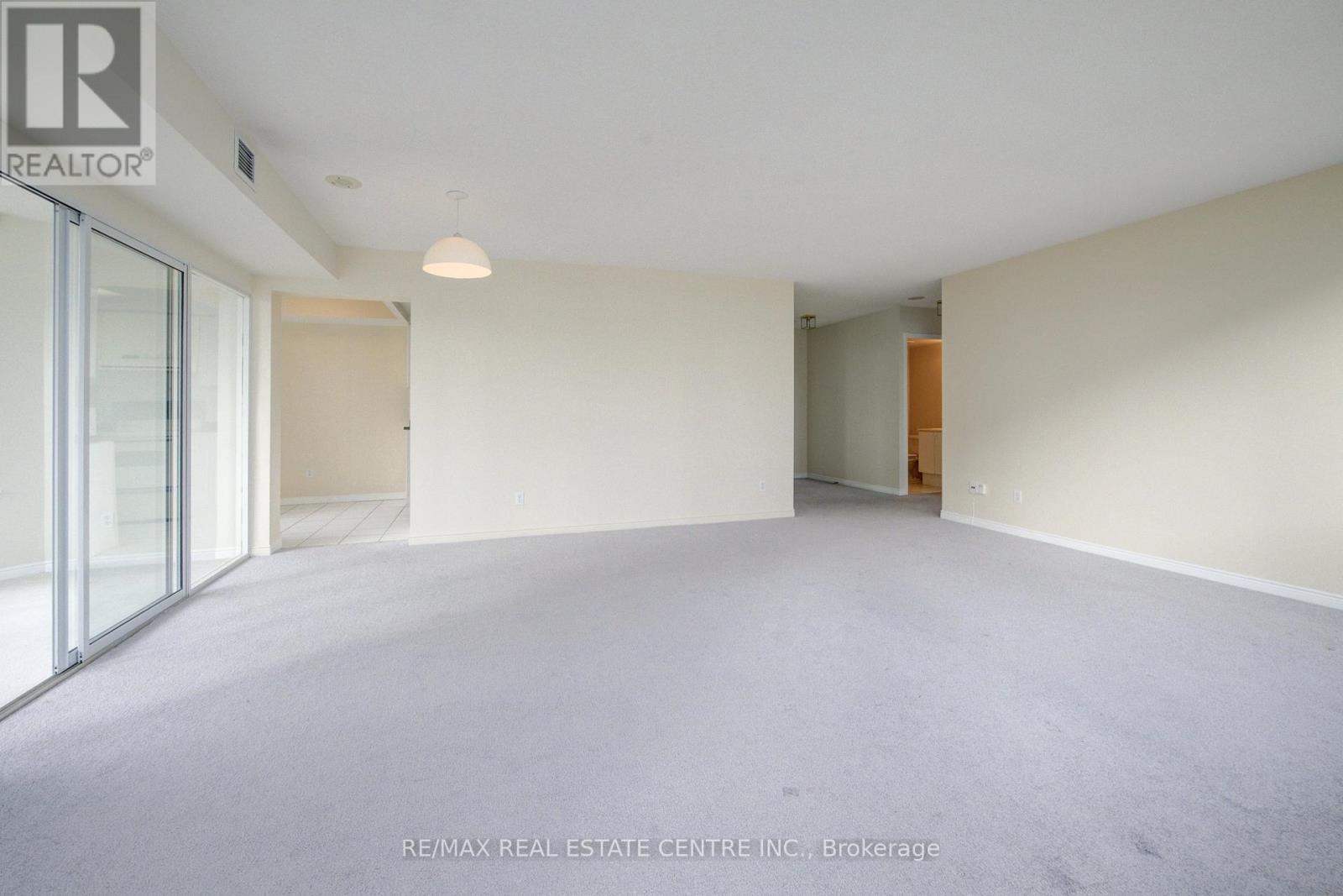 1403 - 135 Hillcrest Avenue, Mississauga, Ontario  L5B 4B1 - Photo 10 - W12172336