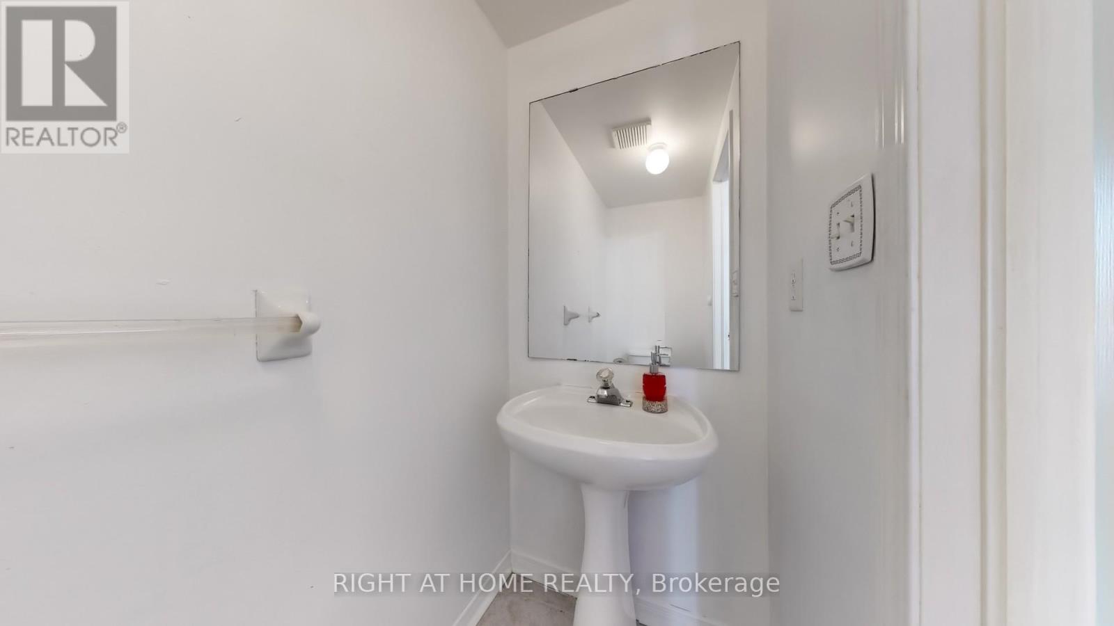 73 Mare Crescent, Toronto, Ontario  M9W 7E7 - Photo 16 - W12172341