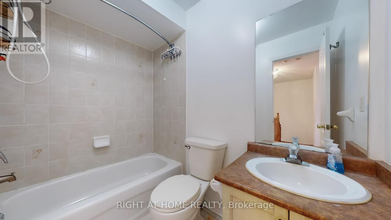 73 Mare Crescent, Toronto, Ontario  M9W 7E7 - Photo 33 - W12172341