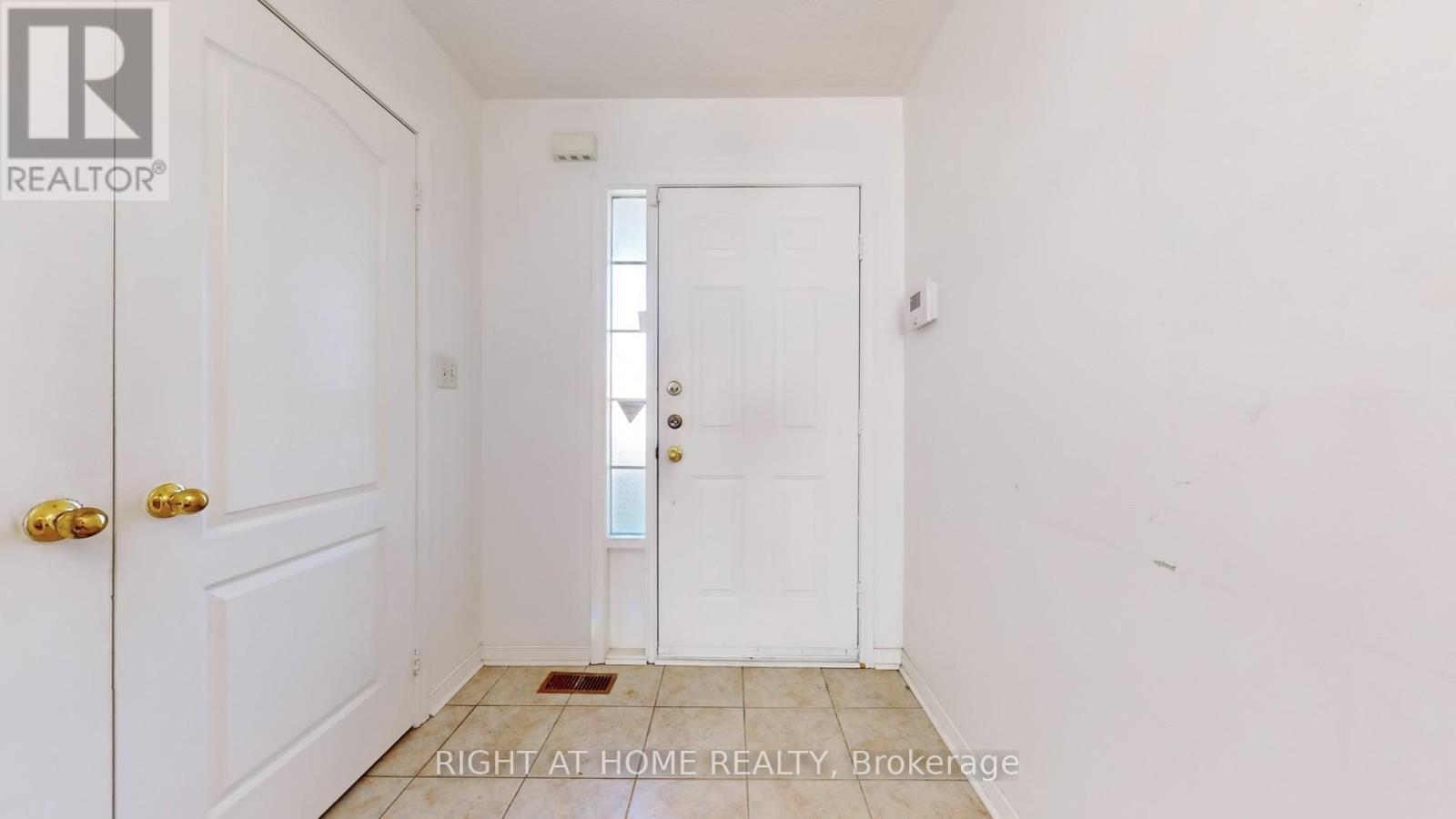 73 Mare Crescent, Toronto, Ontario  M9W 7E7 - Photo 18 - W12172341