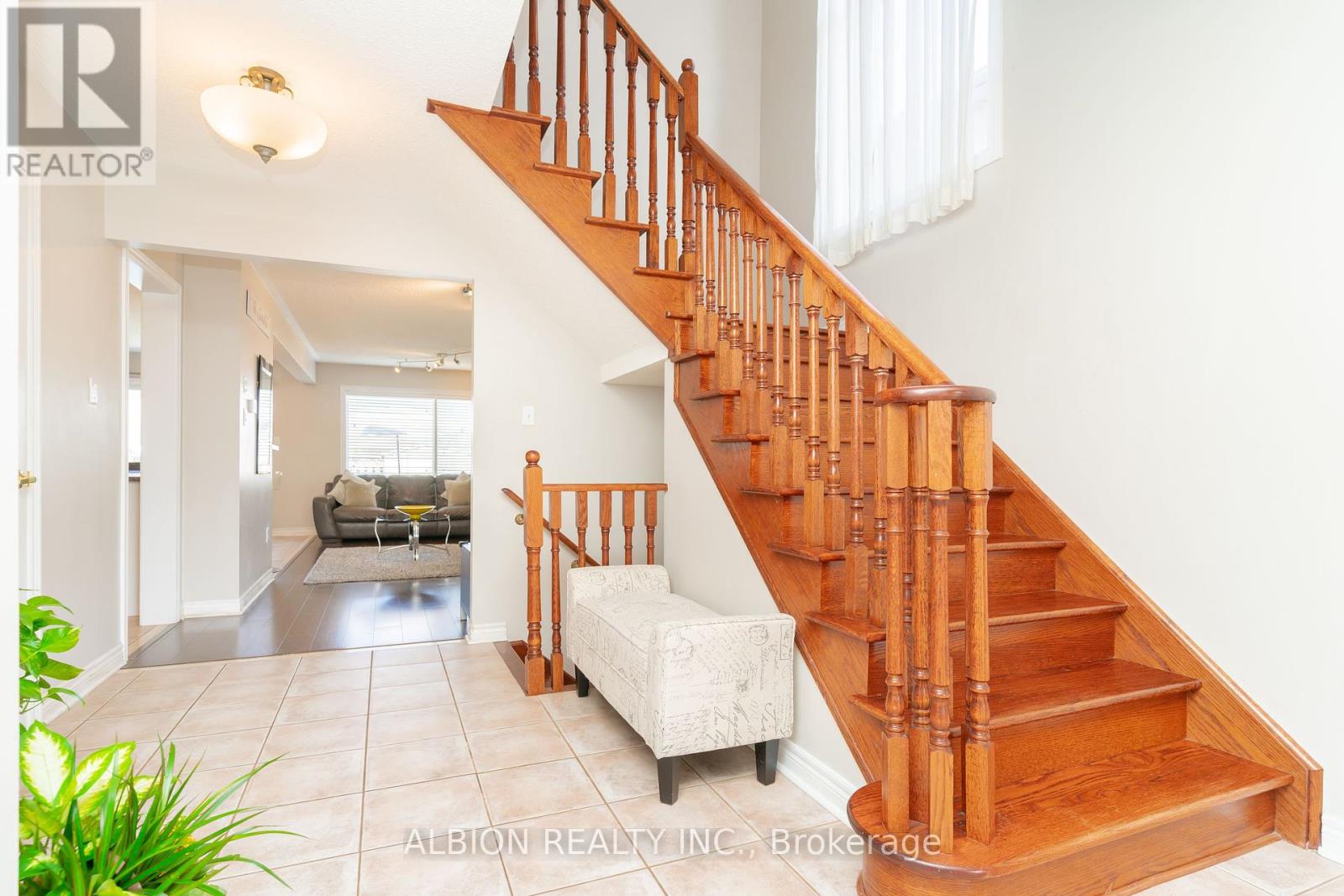 40 Emily Carr Crescent, Caledon, Ontario  L7E 2K9 - Photo 18 - W12145331