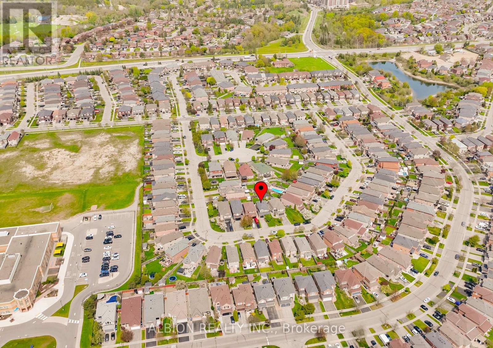 40 Emily Carr Crescent, Caledon, Ontario  L7E 2K9 - Photo 44 - W12145331