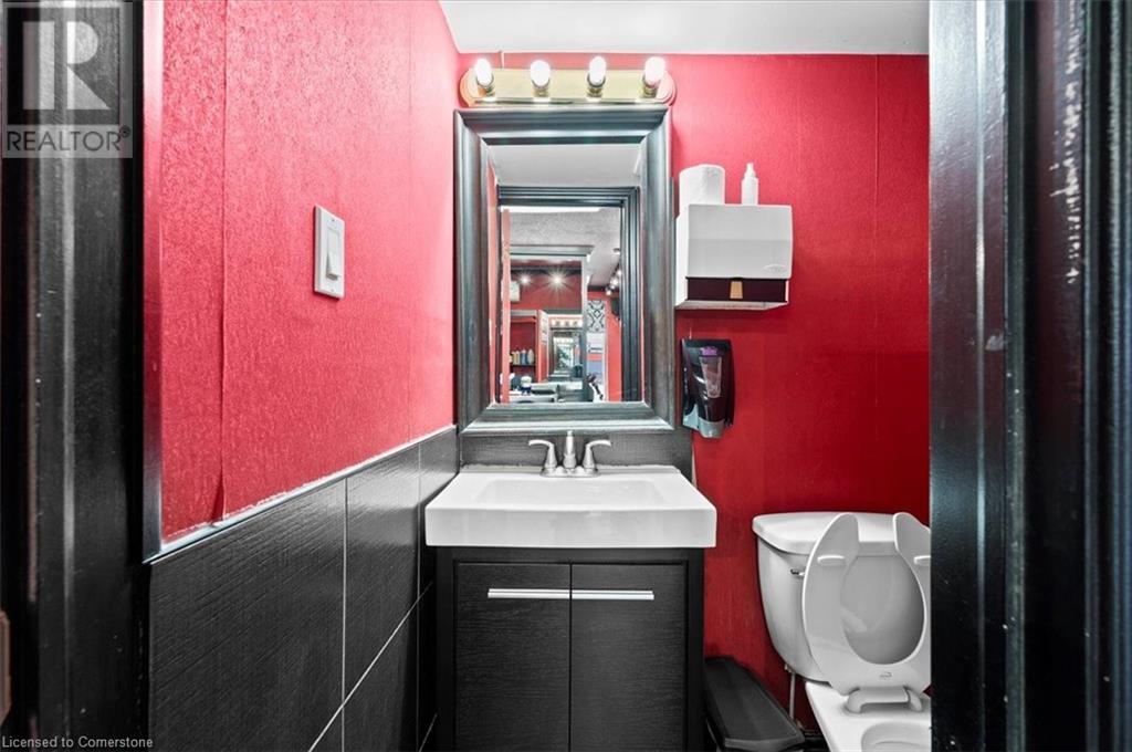 686 King Street E, Kitchener, Ontario  N2G 2M3 - Photo 13 - 40731257