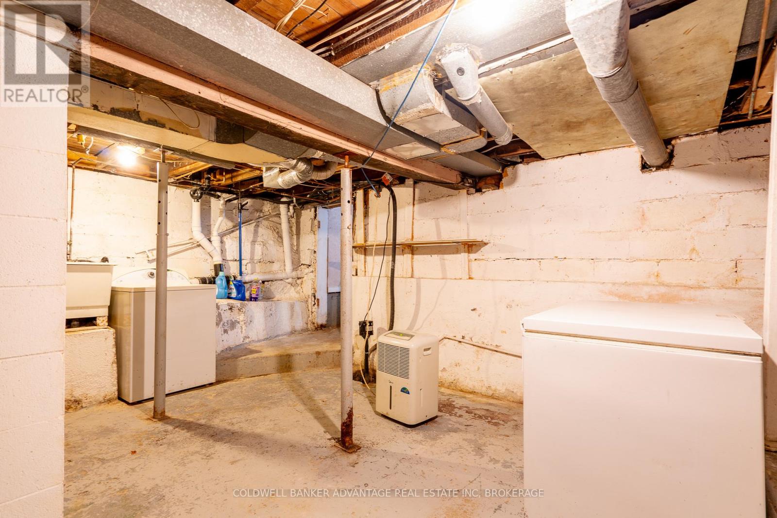 76 East 24th Street, Hamilton, Ontario  L8V 2Y1 - Photo 13 - X12172352
