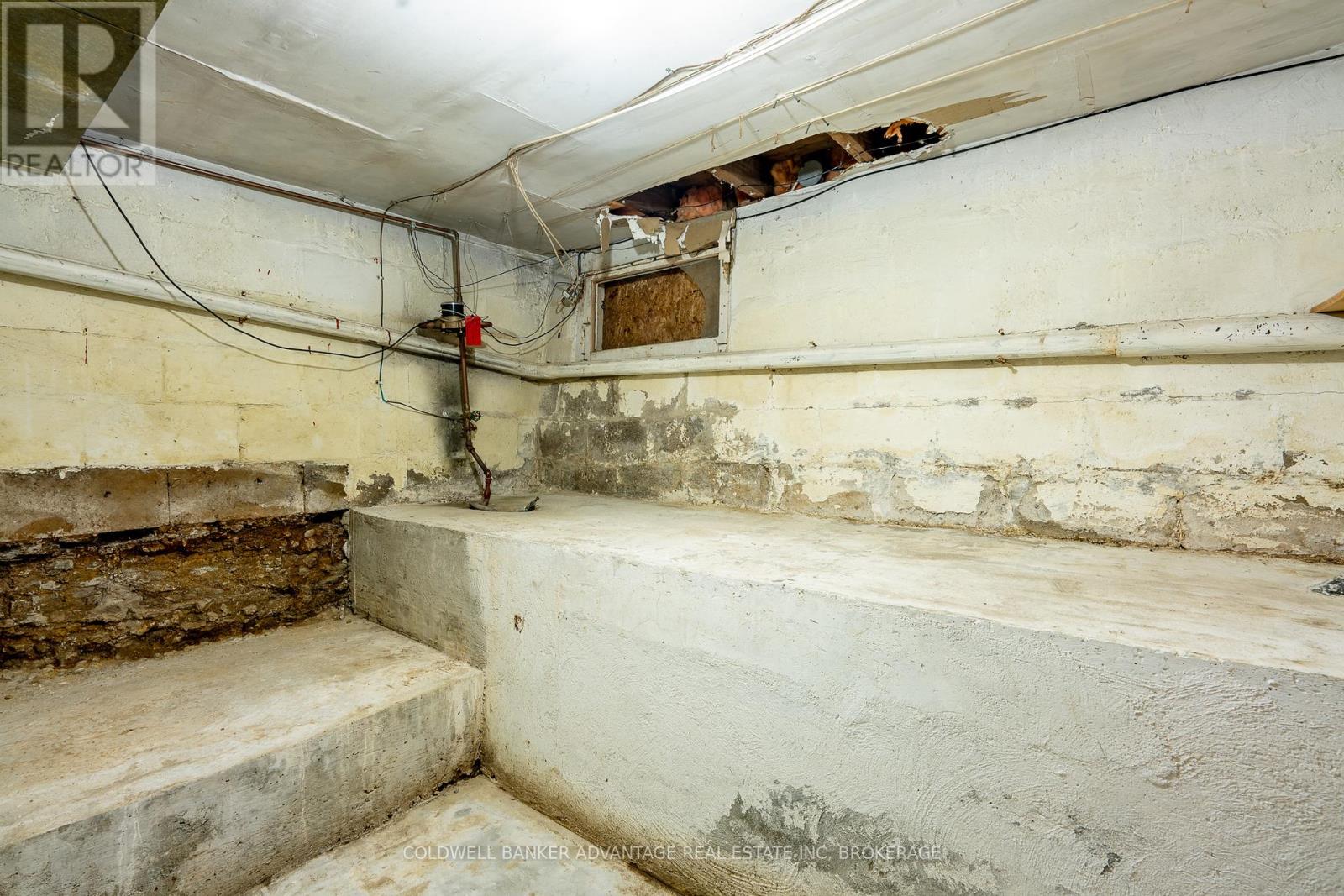 76 East 24th Street, Hamilton, Ontario  L8V 2Y1 - Photo 14 - X12172352