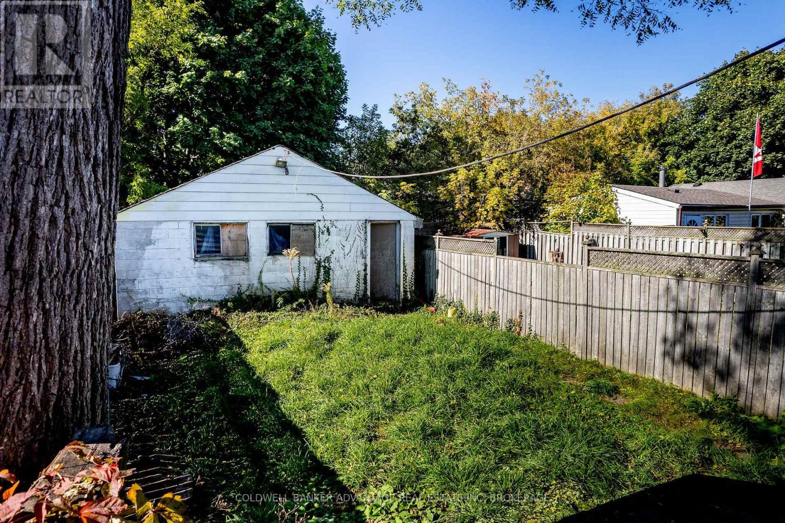 76 East 24th Street, Hamilton, Ontario  L8V 2Y1 - Photo 15 - X12172352