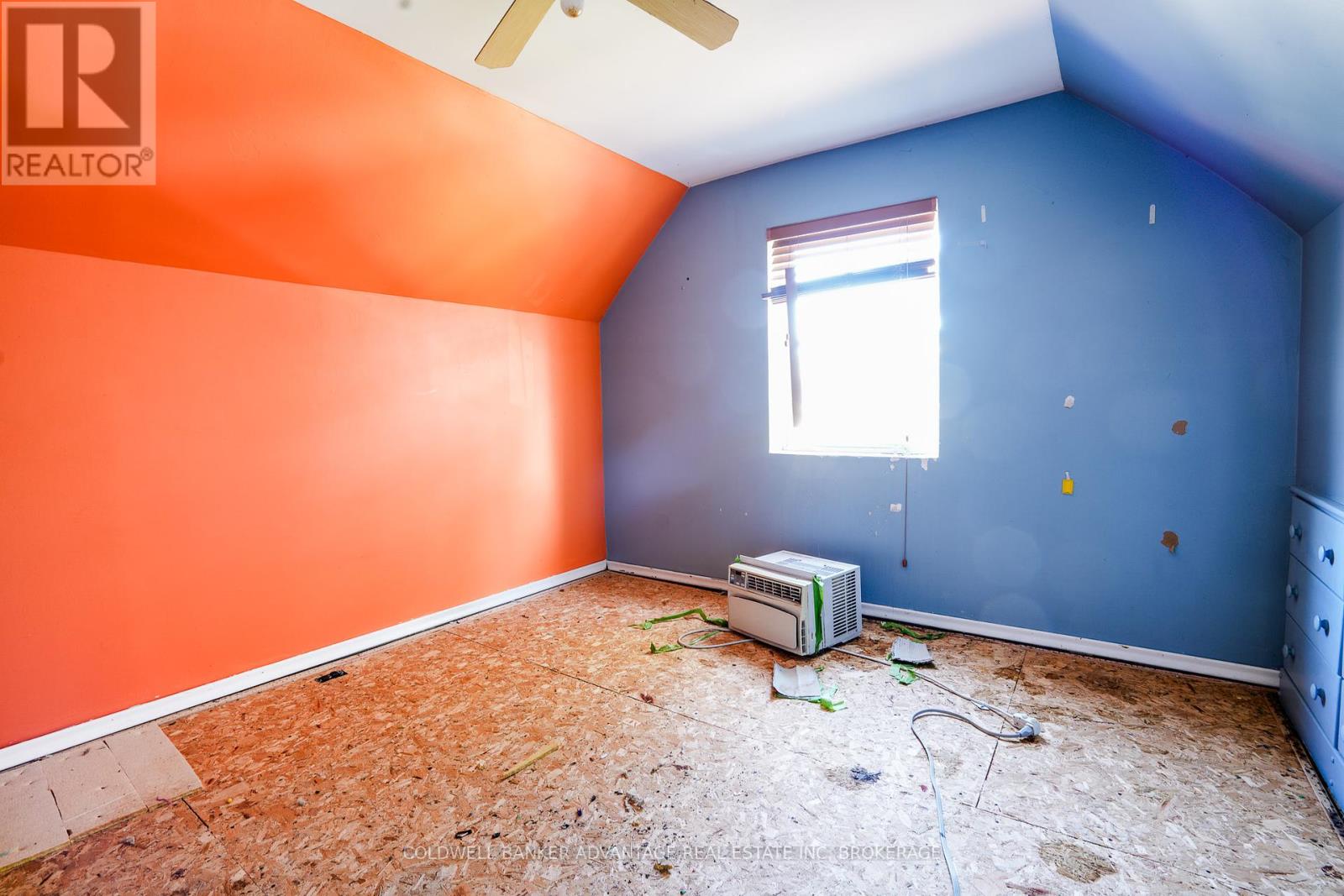 76 East 24th Street, Hamilton, Ontario  L8V 2Y1 - Photo 8 - X12172352