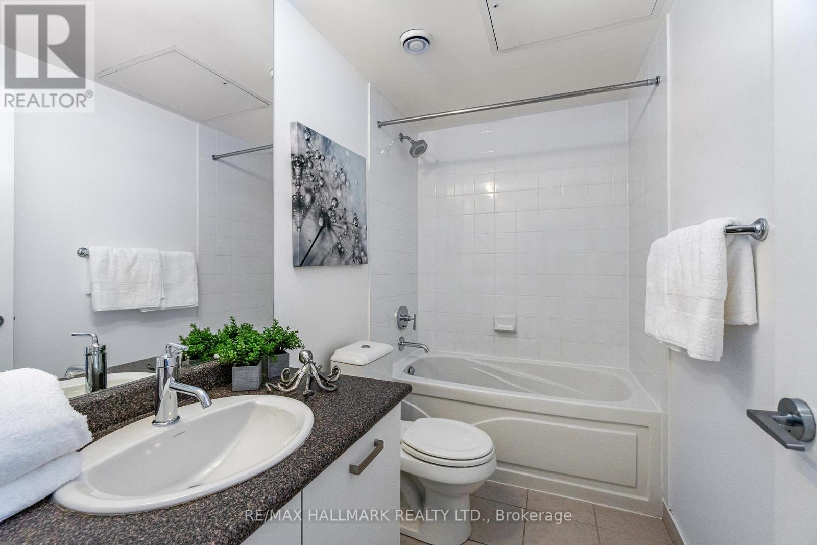 2307 - 832 Bay Street, Toronto, Ontario  M5S 1Z6 - Photo 12 - C12172361