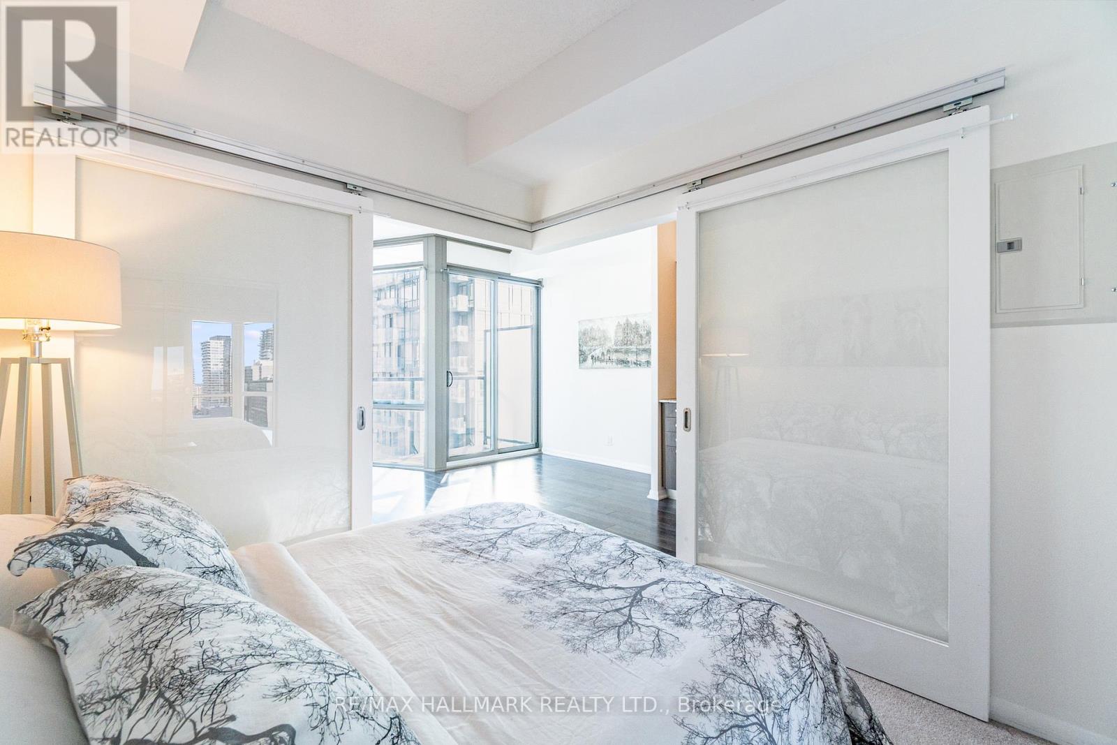 2307 - 832 Bay Street, Toronto, Ontario  M5S 1Z6 - Photo 13 - C12172361