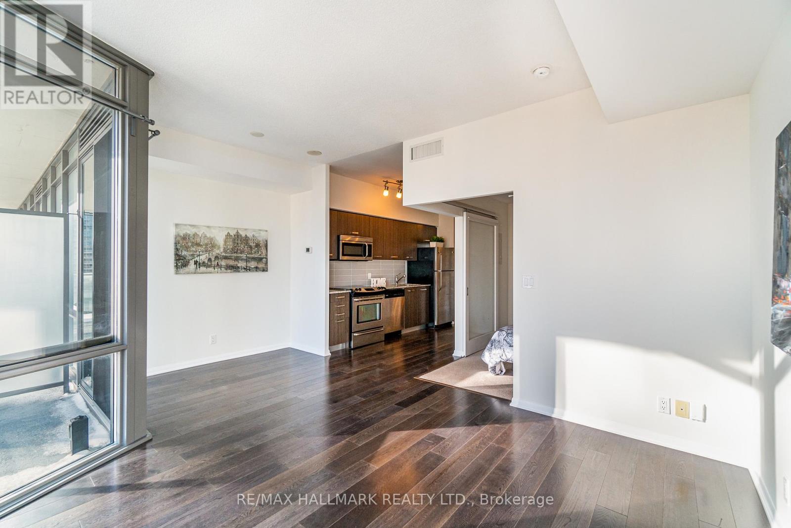 2307 - 832 Bay Street, Toronto, Ontario  M5S 1Z6 - Photo 8 - C12172361
