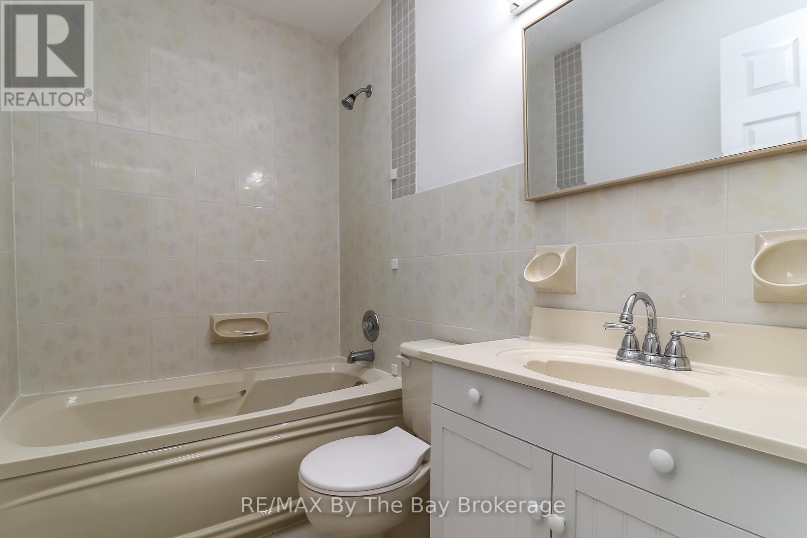 12 Bridlewood Crescent, Wasaga Beach, Ontario  L9Z 1B4 - Photo 32 - S12094657