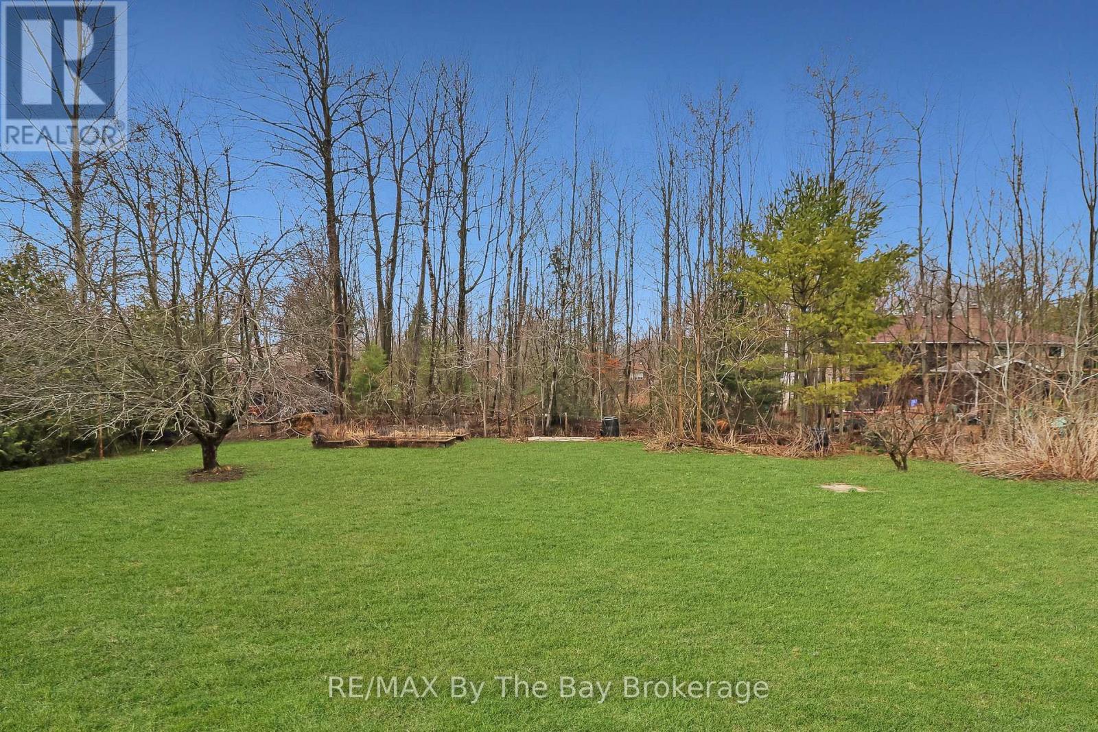 Property at 12 BRIDLEWOOD CRESCENT image 3