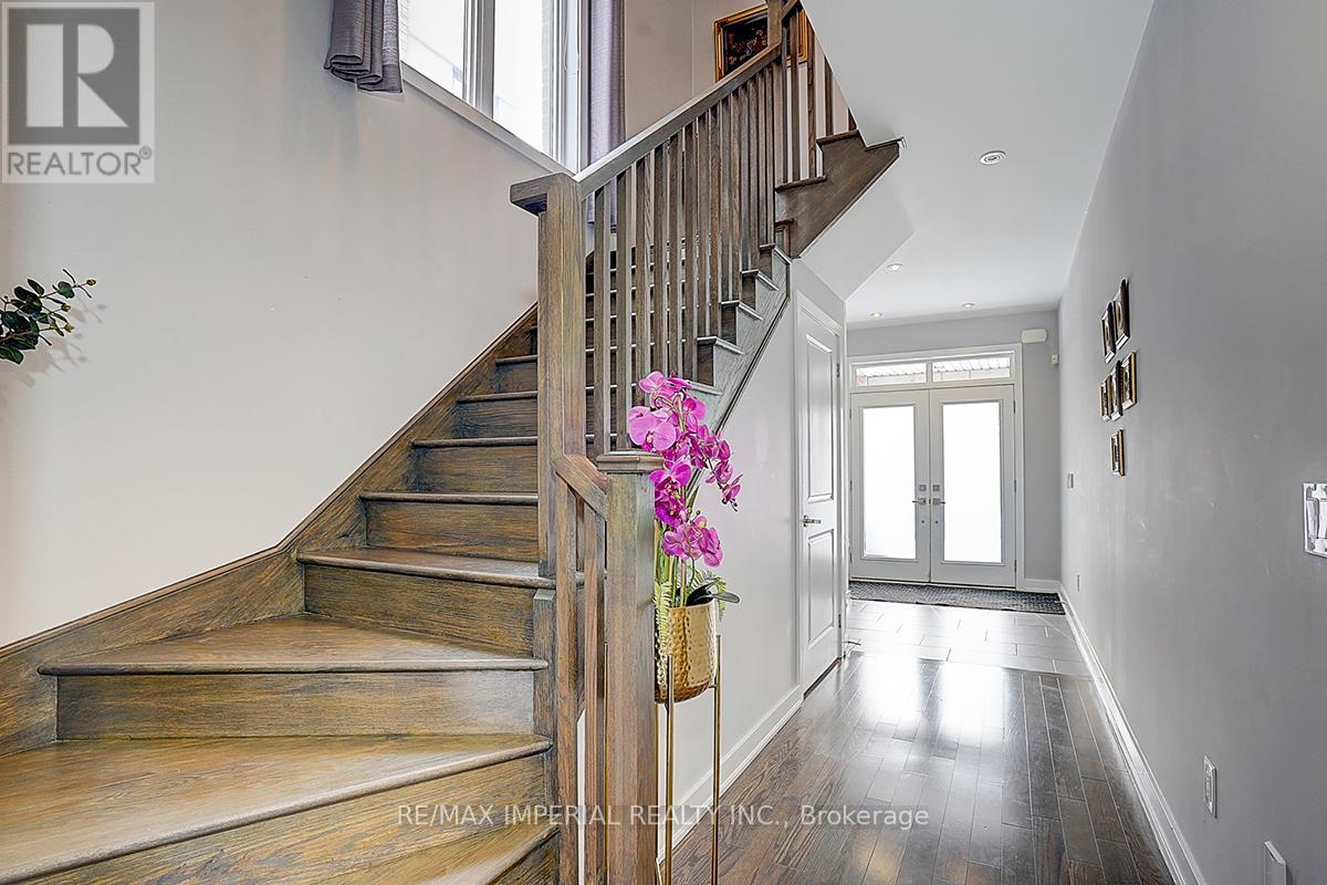 100 Dariole Drive, Richmond Hill, Ontario  L4E 0Y8 - Photo 5 - N12172375