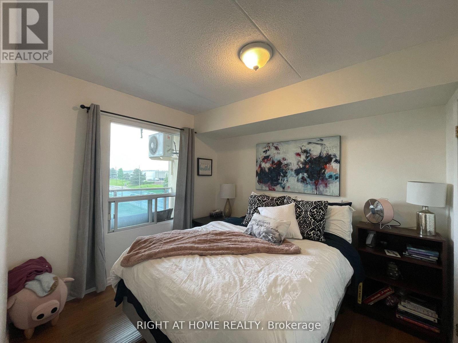 517 - 160 Wellington Street E, Aurora, Ontario  L4G 1J3 - Photo 4 - N12172392
